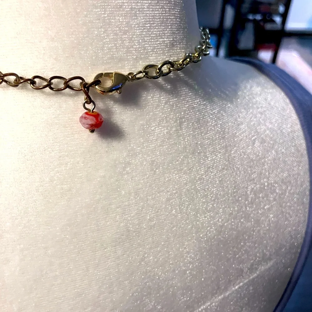 Bright multicolored beaded gold tone necklace - Picture 2 of 5